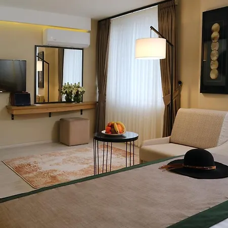 Casa De Port Hotel *